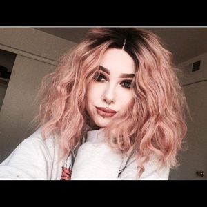 Uniwigs Pink Wavy Wig